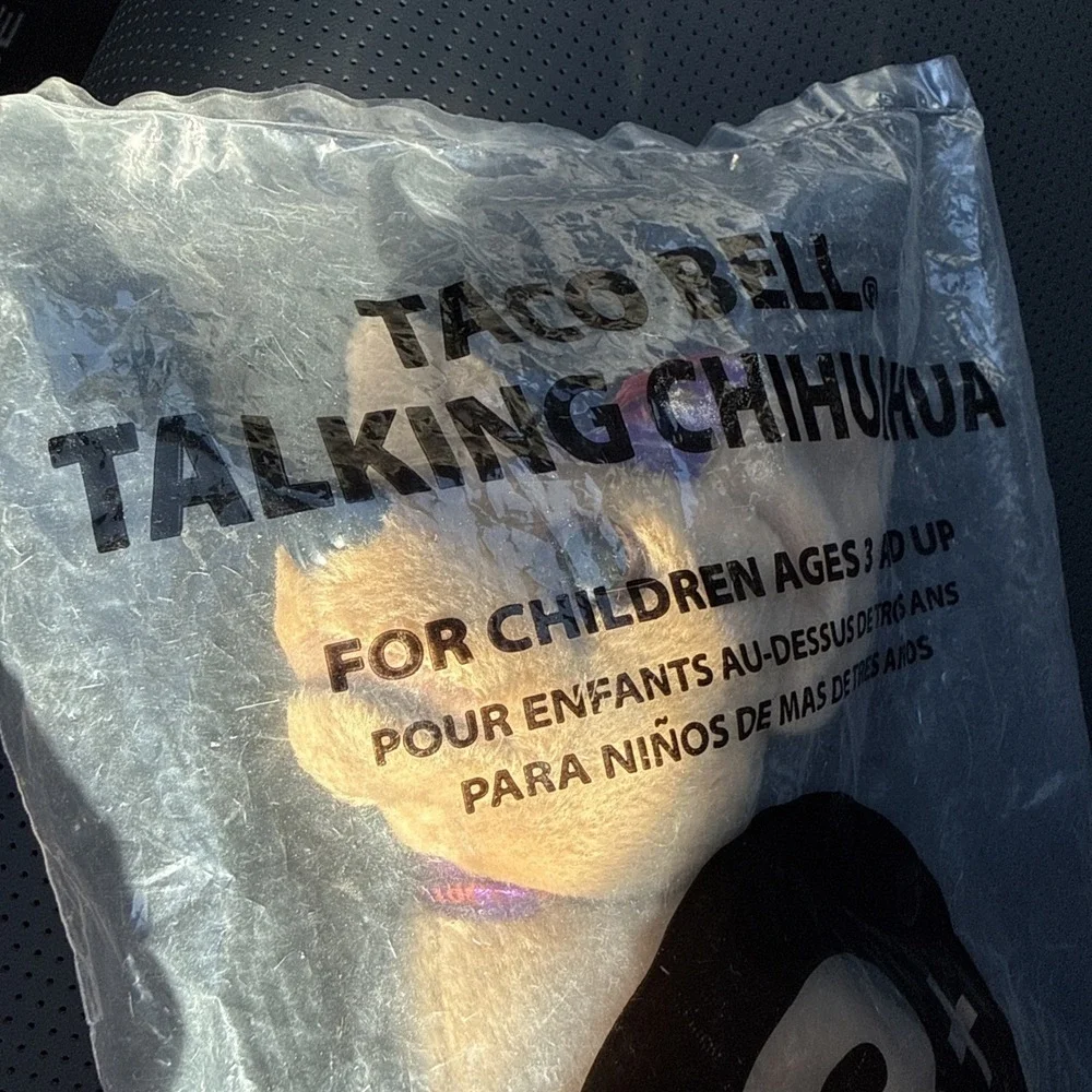 VINTAGE IN BAG Taco Bell‎ Talking Chihuahua Happy New Year Plush NO SOUND